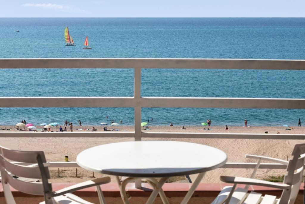 Apartment In Front Of The Beach Pineda de Mar Exterior foto